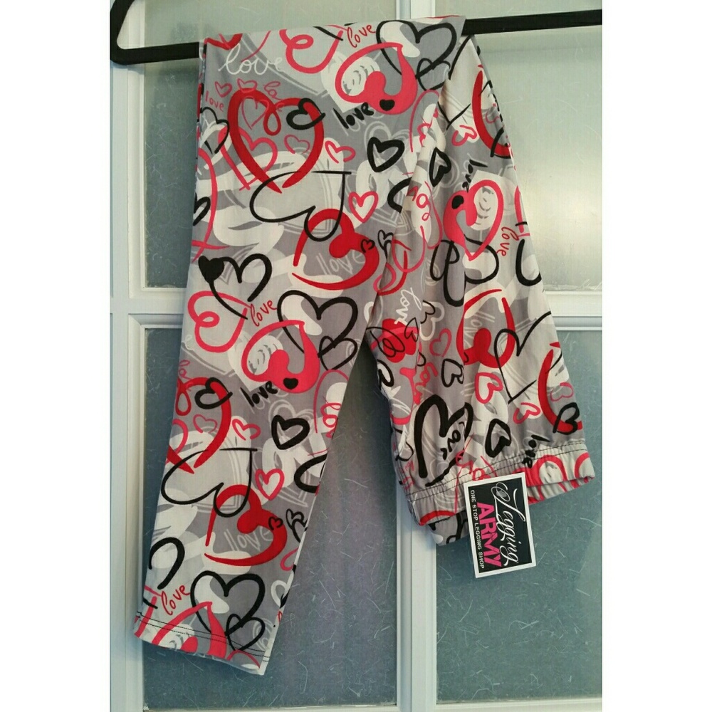 ♡VALENTINES♡ Rare OS buttery soft leggings.
